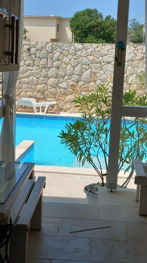 Family Apartments Svob With Pool Нови-Винодолски Экстерьер фото