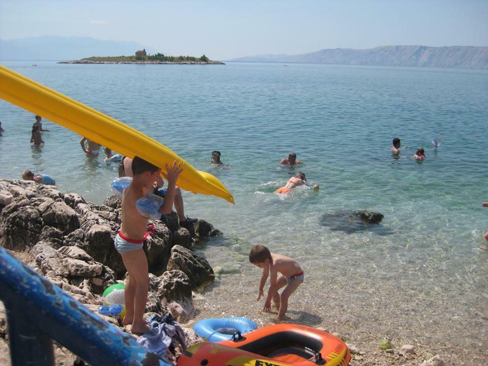 Family Apartments Svob With Pool Нови-Винодолски Экстерьер фото